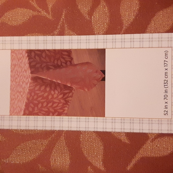 🍂🍁🍂Fabric Tablecloth- Beautiful! Rust with Gold Leaves 52" x 70"🍂 🍁🍂 - Picture 6 of 12